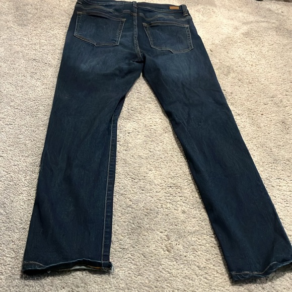 Sneak Peek Skinny Jeans with Distressed Details - Picture 7 of 8